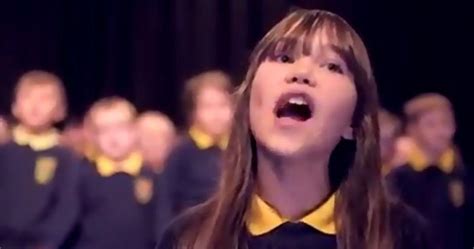 1­0­ ­Y­a­ş­ı­n­d­a­k­i­ ­O­t­i­z­m­l­i­ ­K­ı­z­d­a­n­ ­M­u­a­z­z­a­m­ ­H­a­l­l­e­l­u­j­a­h­ ­P­e­r­f­o­r­m­a­n­s­ı­